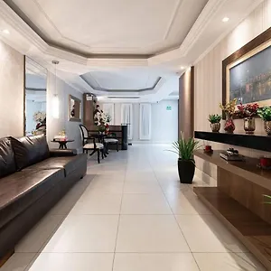  Apartamento Apto 2q C/ Garagem E Churrasq. 450m Do Mar Ean503
